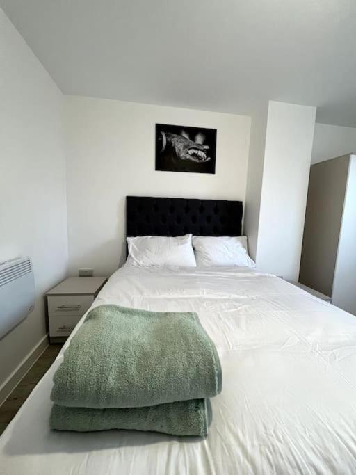 Luxurious City View Apartment In Salford Manchester Esterno foto