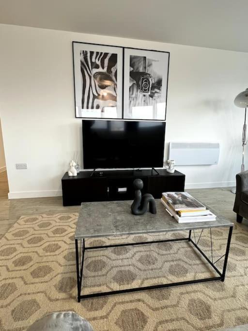 Luxurious City View Apartment In Salford Manchester Esterno foto