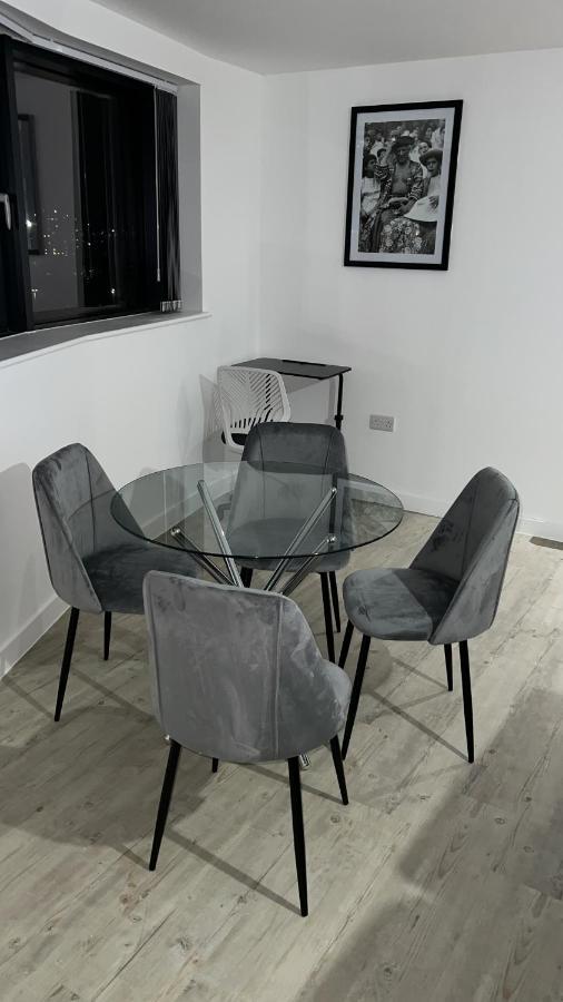 Luxurious City View Apartment In Salford Manchester Esterno foto